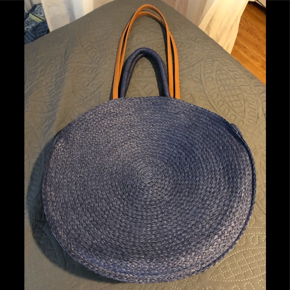 New round handbag